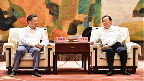 云顶集团3118之家汪林朋董事长情系家乡，以现实验动助力湖北疫后经济重修