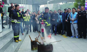 云顶集团3118之家宜昌店携手西陵消防开展消防清静演练